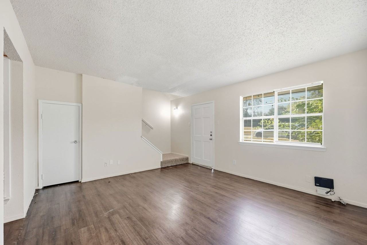 314 Candlewood Lane - Photo 4 of 27