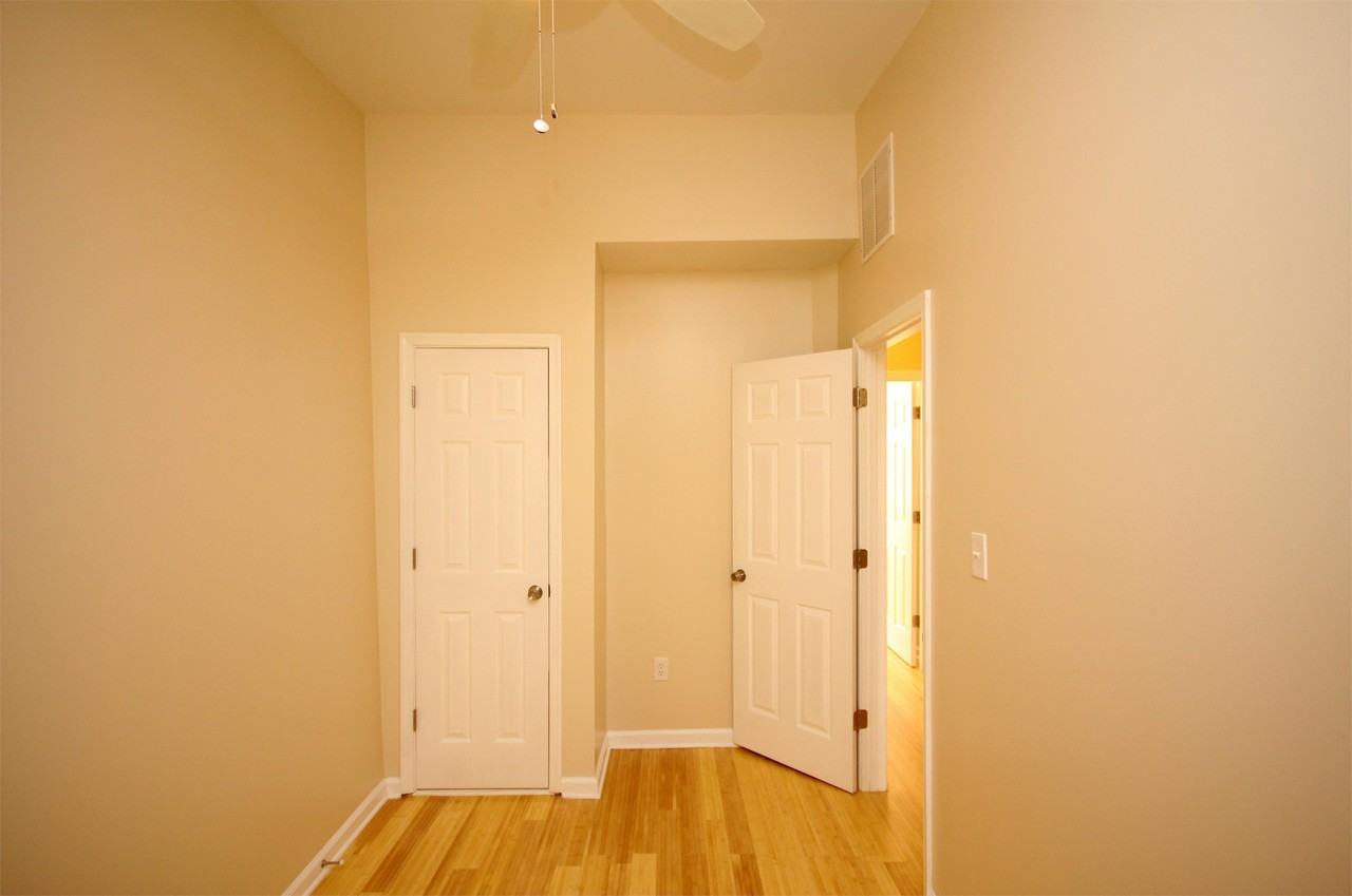 128 N Bradford St #1 - Photo 6 of 32