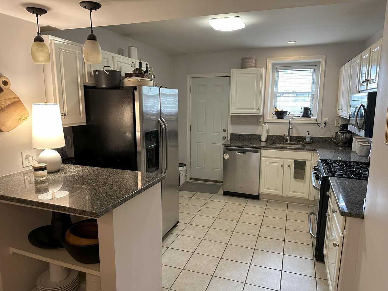 128 N Bradford St #1 - Photo 4 of 32