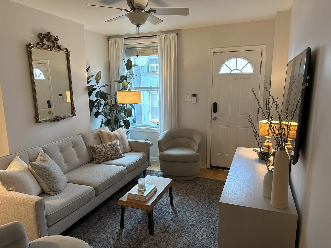 128 N Bradford St #1 - Photo 7 of 32