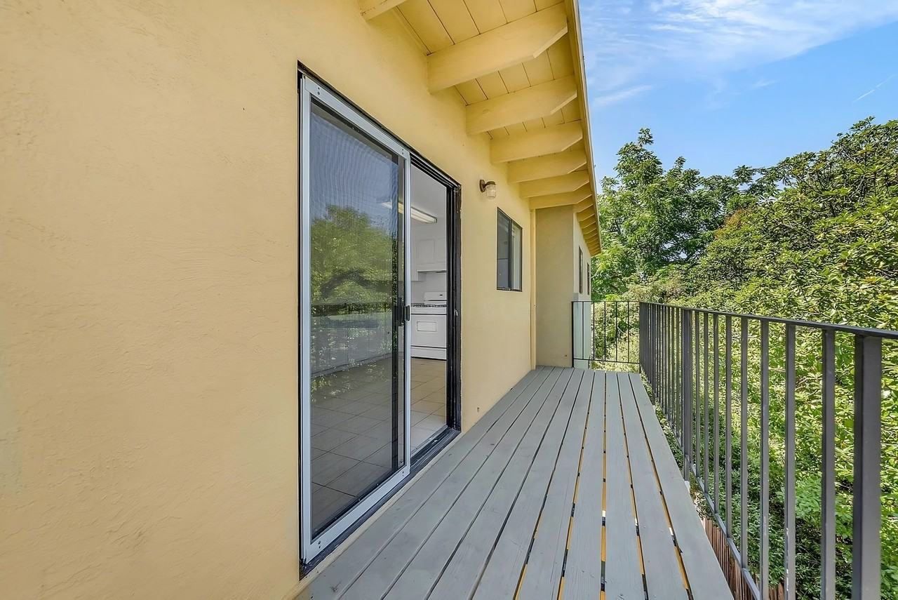 3320 Macarthur Blvd #4 - Photo 2 of 22