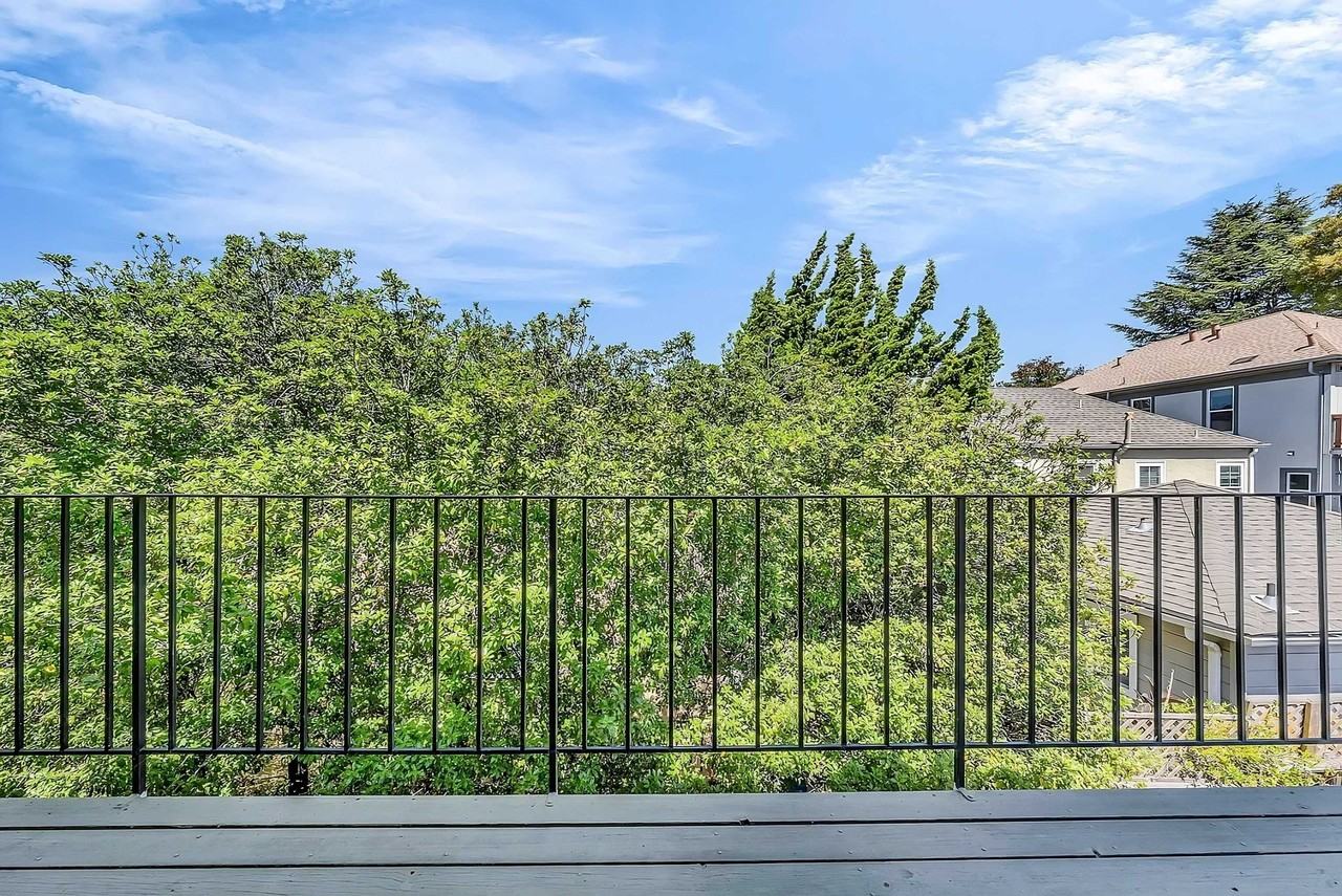 3320 Macarthur Blvd #4 - Photo 3 of 22