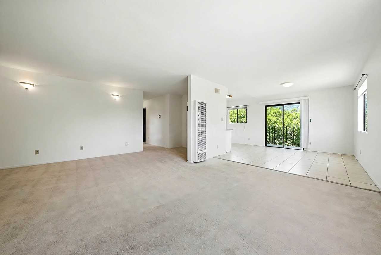 3320 Macarthur Blvd #4 - Photo 4 of 22