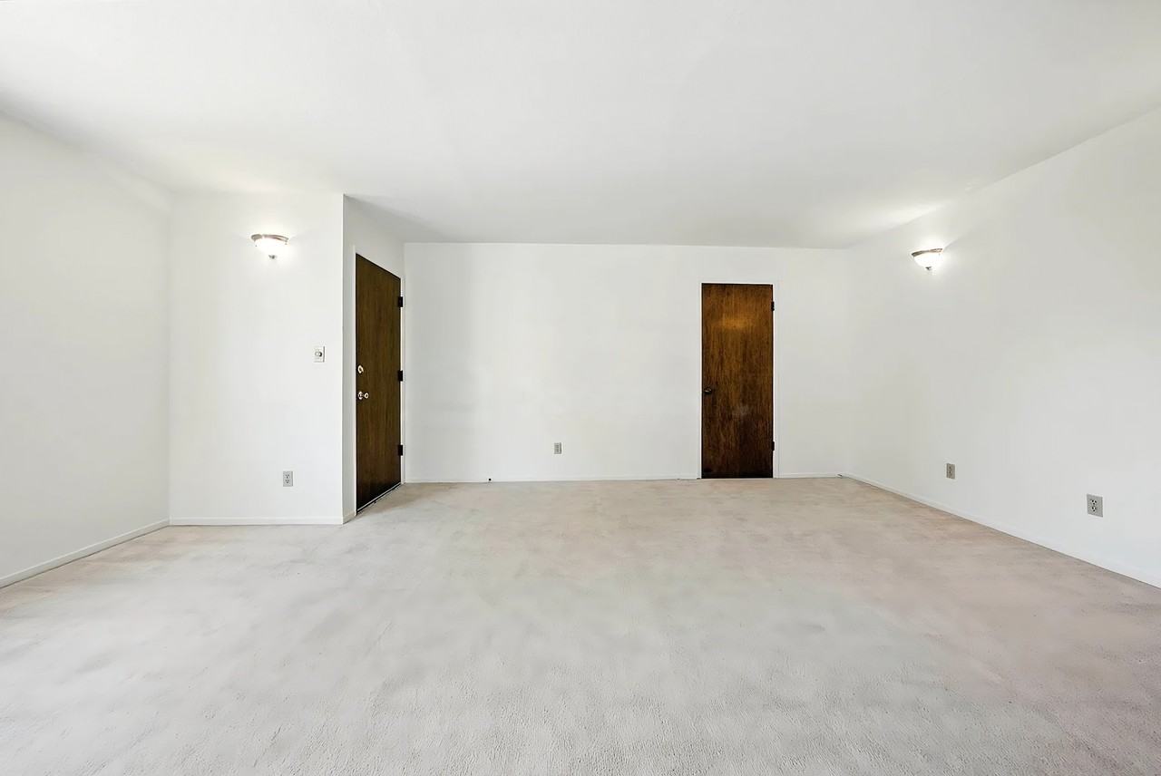 3320 Macarthur Blvd #4 - Photo 7 of 22