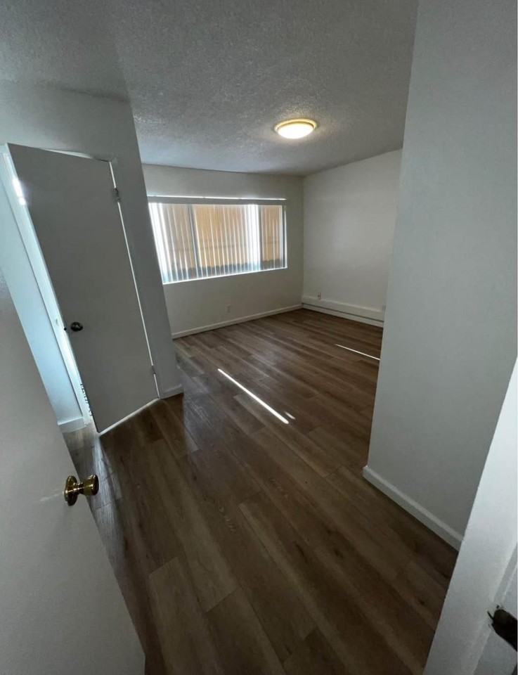 4244 E 5th St #15 - Photo 6 of 10