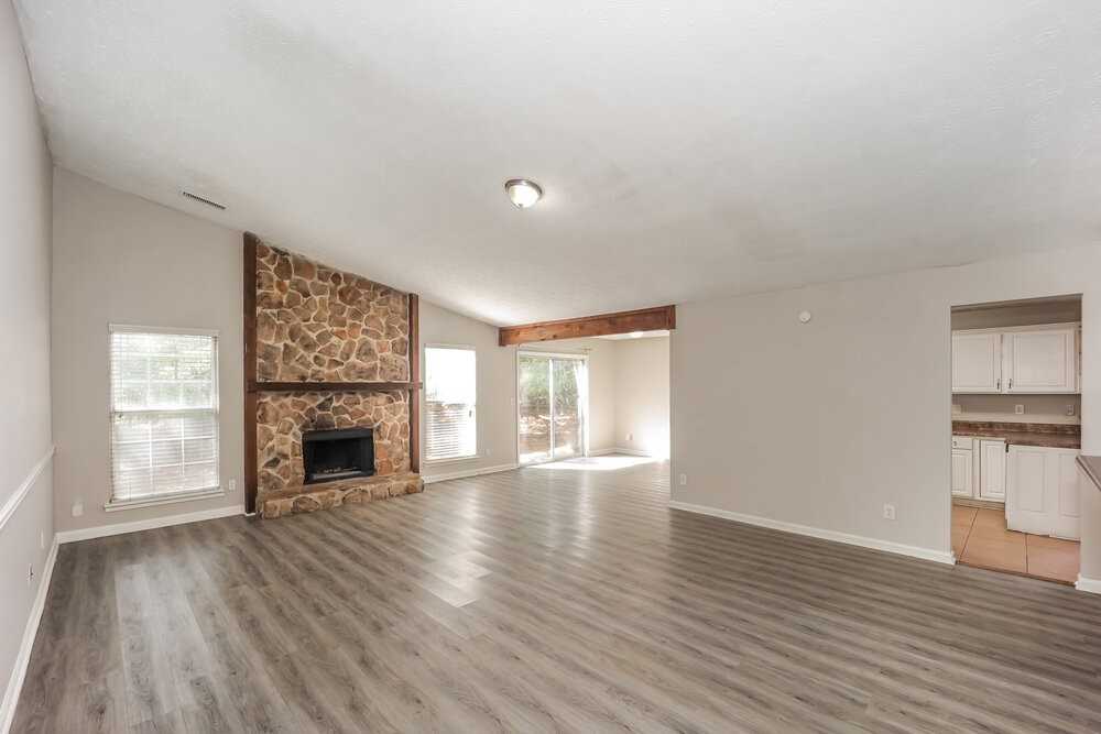 255 Springtree Ct - Photo 3 of 16