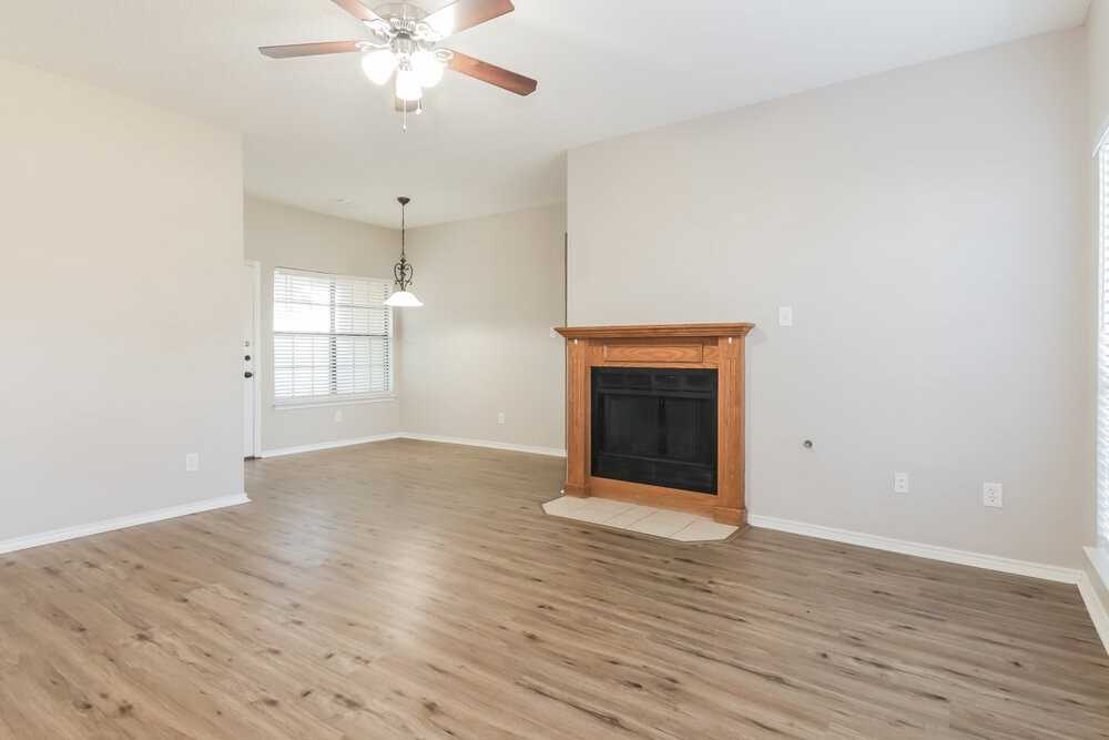 804 Brittany Dr - Photo 4 of 16