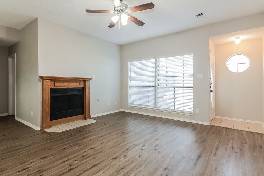 804 Brittany Dr - Photo 5 of 16
