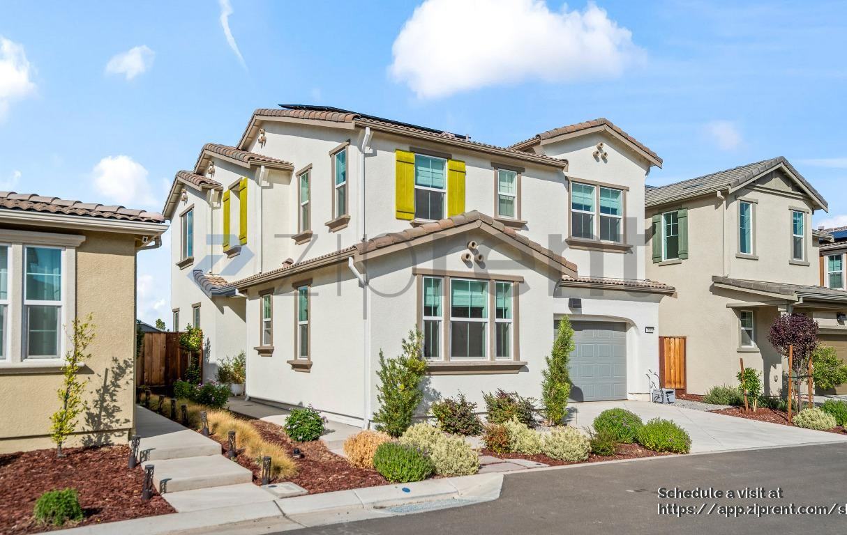 1833 French Way - Photo 2 of 40