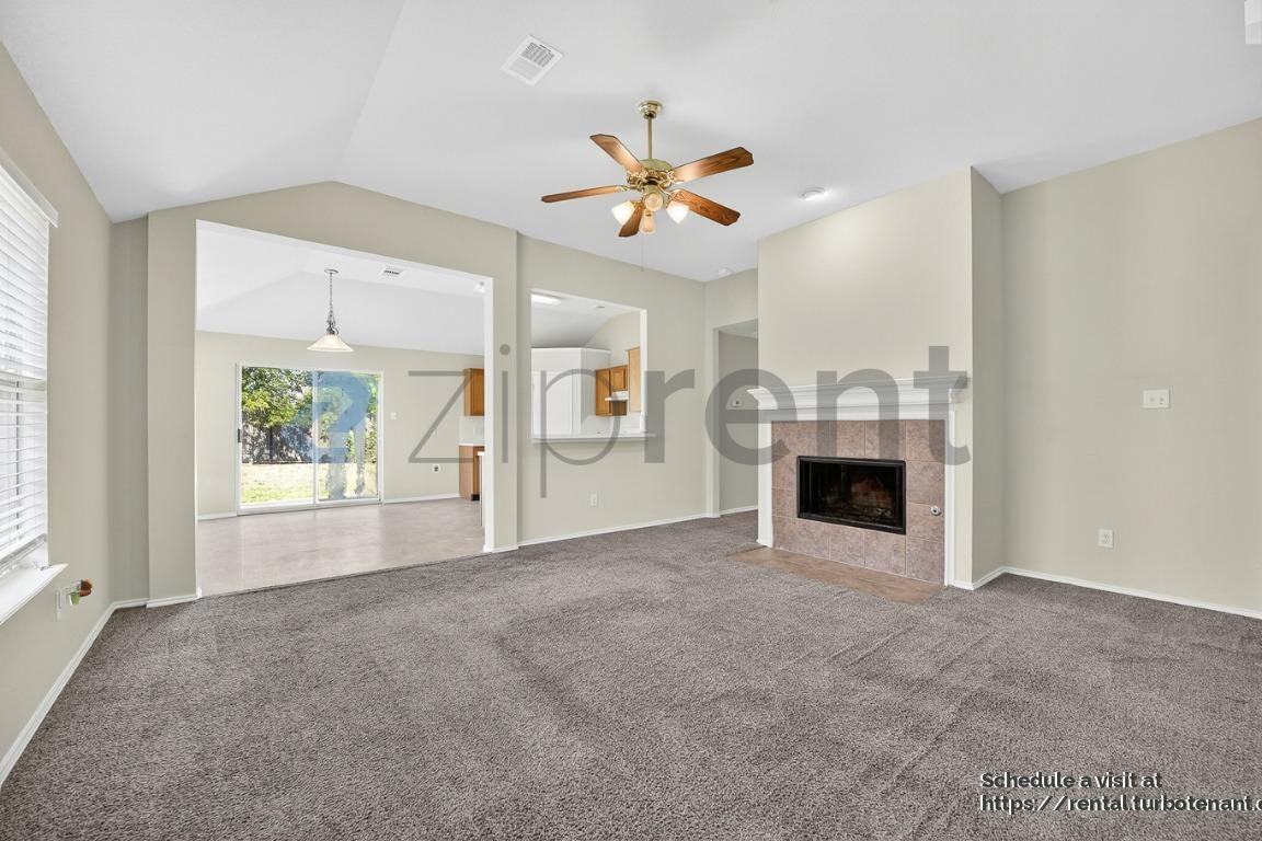 9100 Warren Dr - Photo 4 of 19