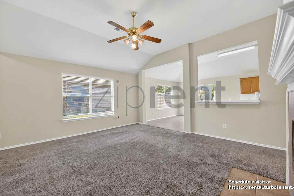 9100 Warren Dr - Photo 5 of 19