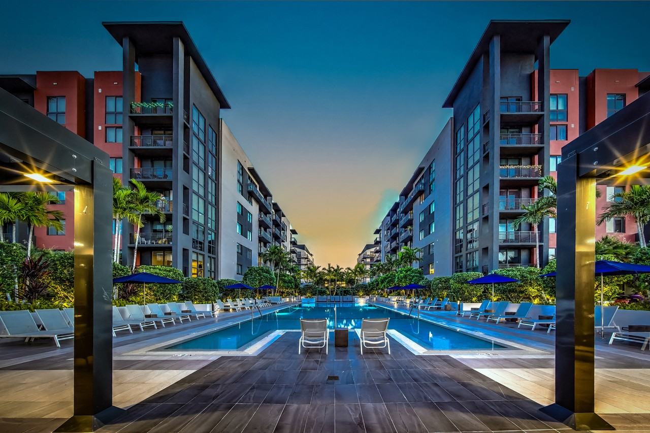 EON Squared* - Photo 3 of 50