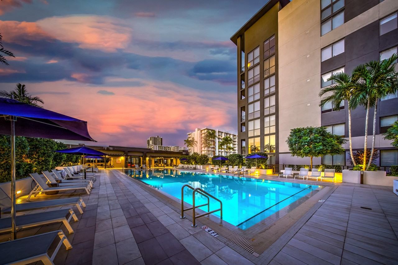 EON Squared* - Photo 5 of 50