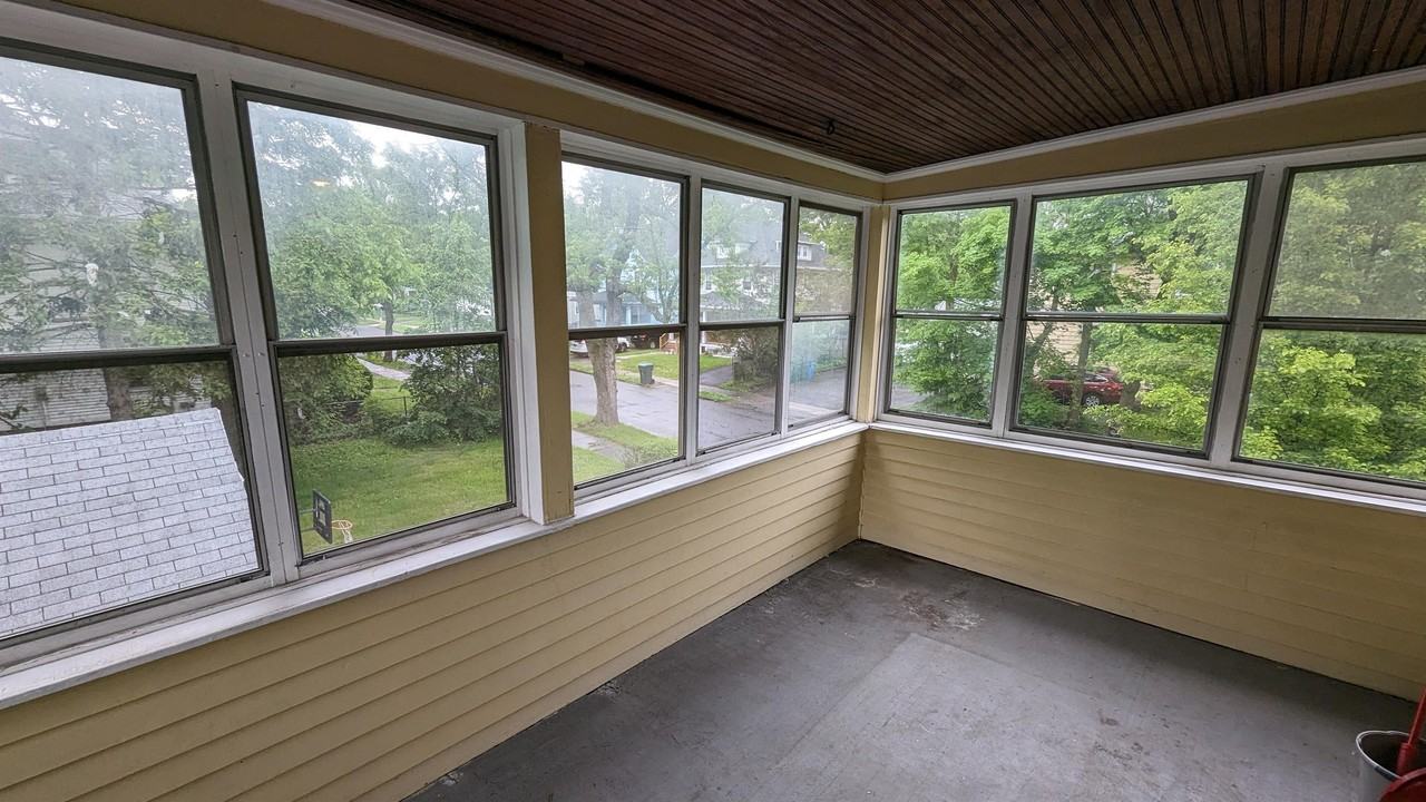 216 Brooks Ave #3 - Photo 5 of 10