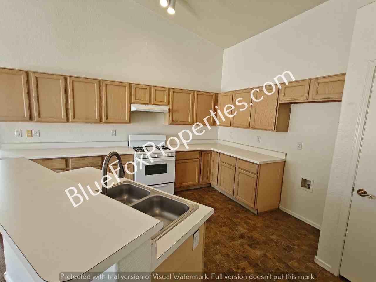 10057 E Paseo San Bruno - Photo 2 of 33