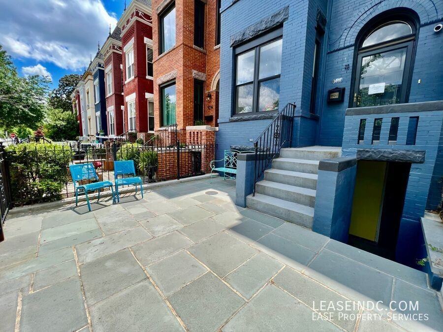 1016 11th St Ne - Photo 2 of 24