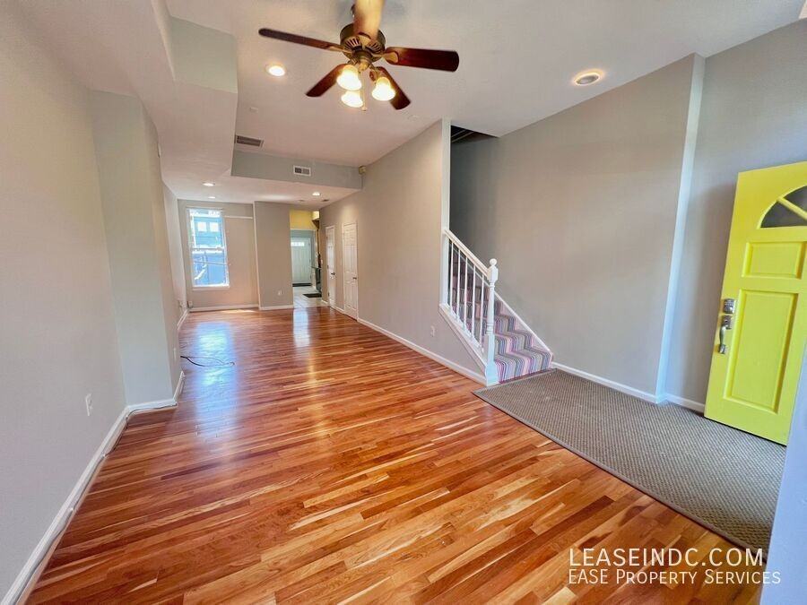 1016 11th St Ne - Photo 3 of 24