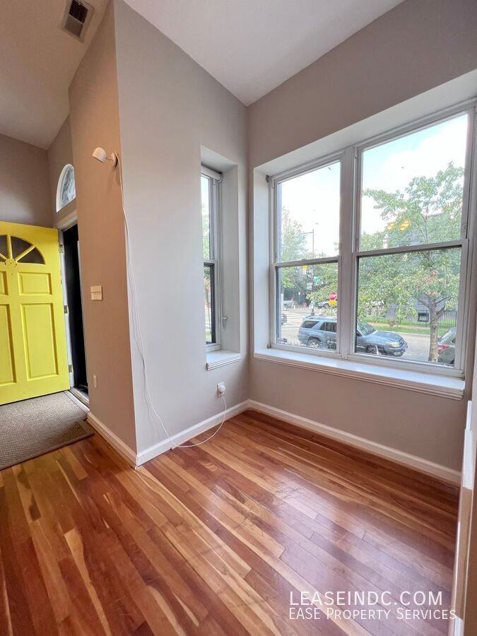 1016 11th St Ne - Photo 5 of 24