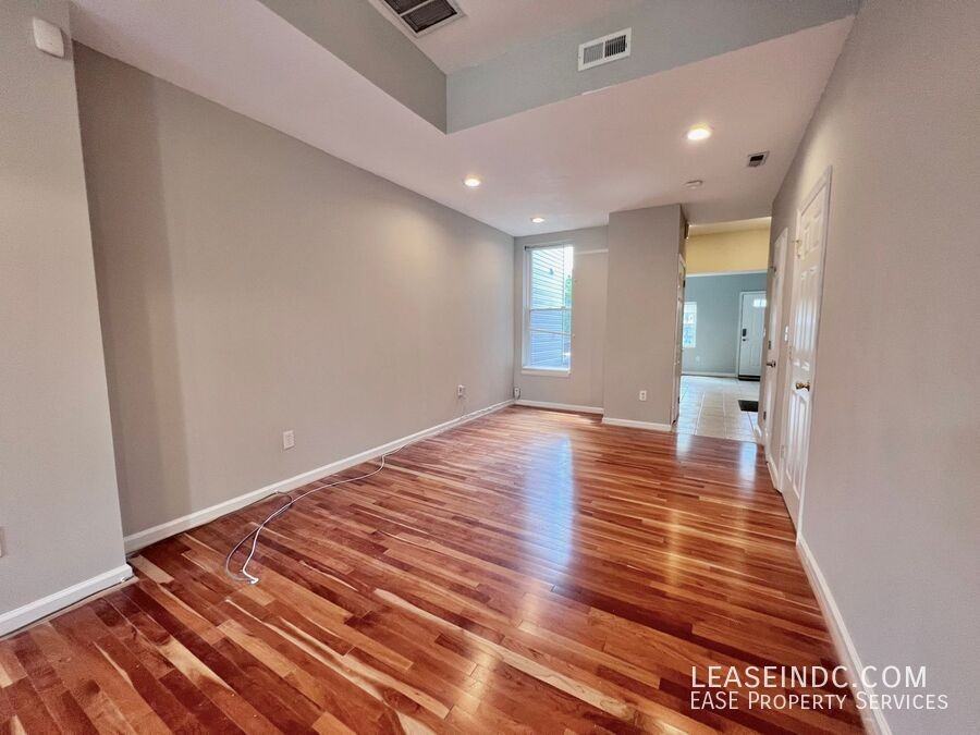 1016 11th St Ne - Photo 7 of 24