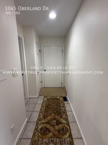 1045 Oberland Dr - Photo 4 of 23