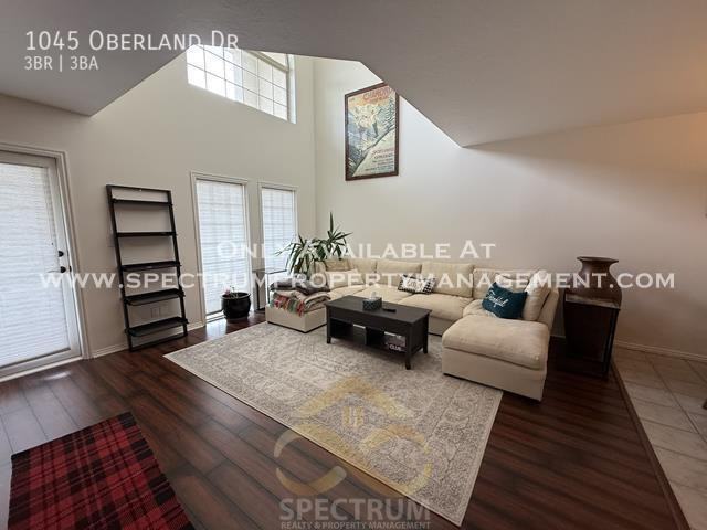 1045 Oberland Dr - Photo 5 of 23