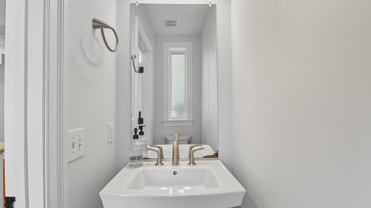 1654 Gales Street Northeast - Photo 7 of 25