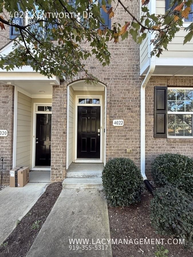 4022 Kentworth Dr - Photo 4 of 33