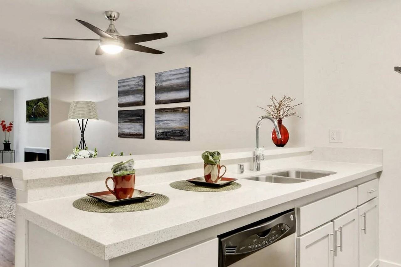 Waverly at Silverlake - Photo 3 of 18