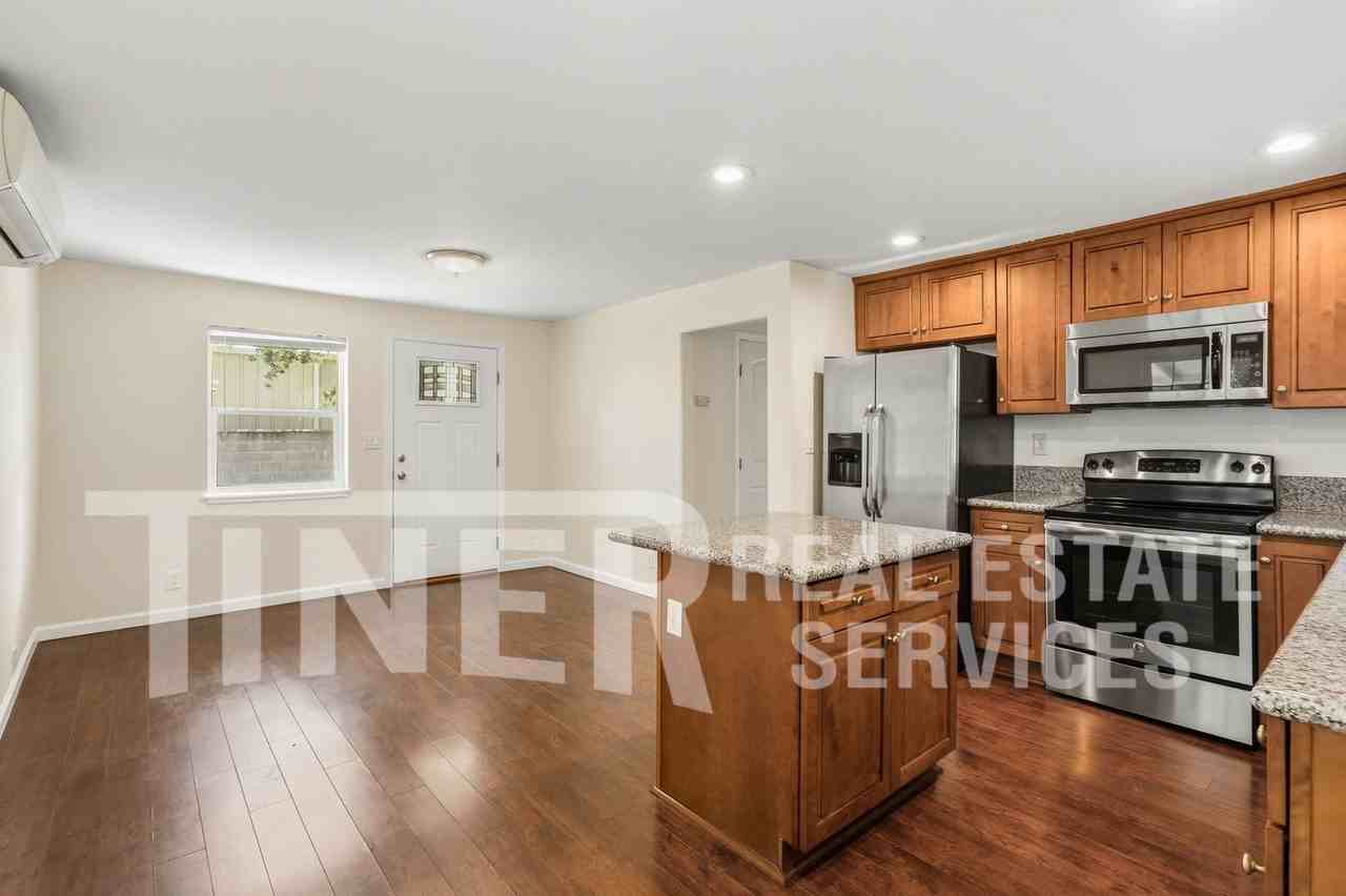 111 Elm St #B - Photo 3 of 17