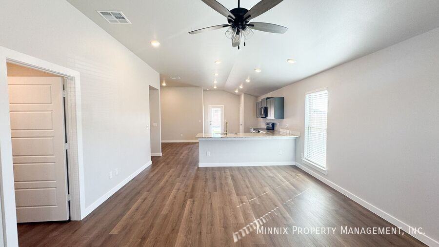 2156 Kokomo Ave - Photo 4 of 25