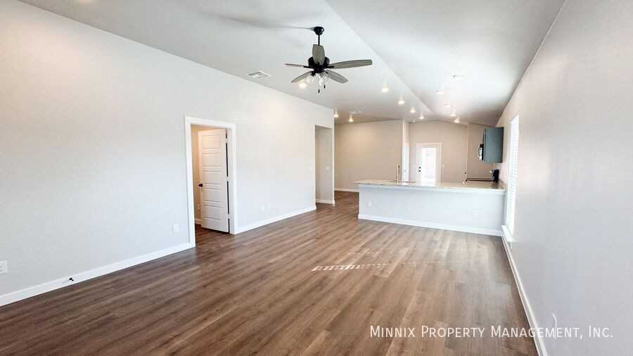 2156 Kokomo Ave - Photo 5 of 25