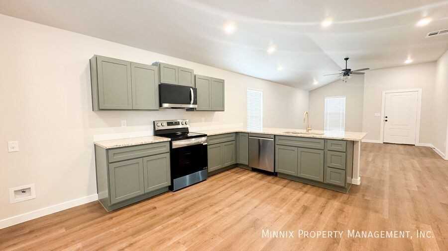 2156 Kokomo Ave - Photo 3 of 24