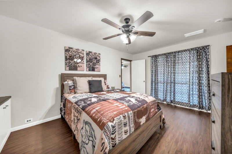 5111 Ashwood Dr #MAIN - Photo 5 of 44