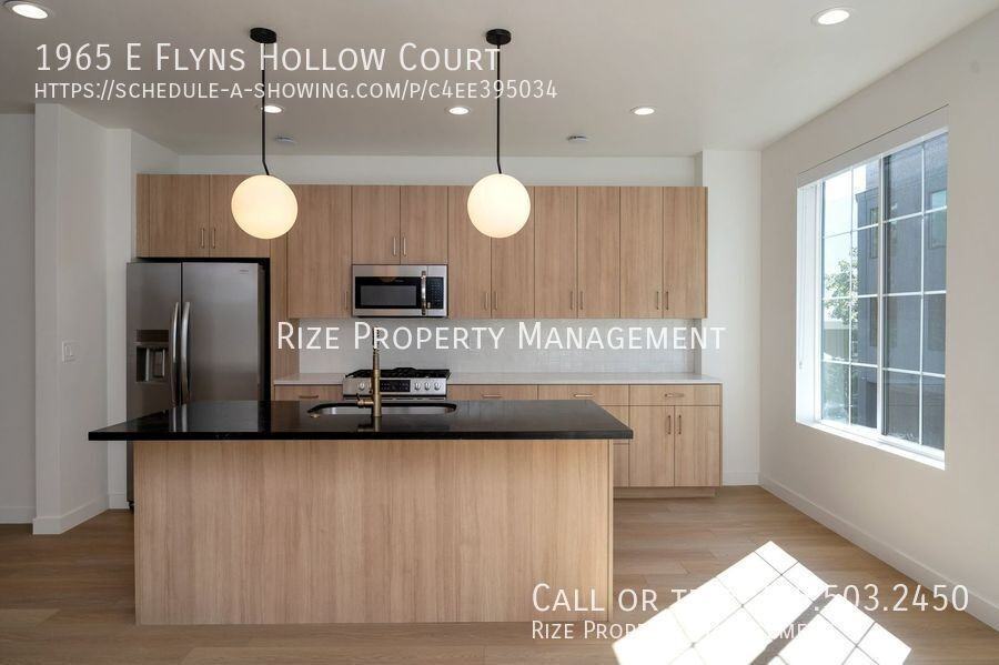 1965 E Flyns Hollow Ct - Photo 3 of 17