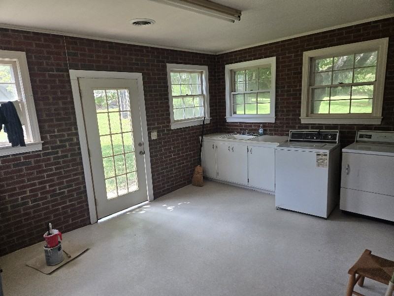 13935 Cool Springs Rd - Photo 3 of 15