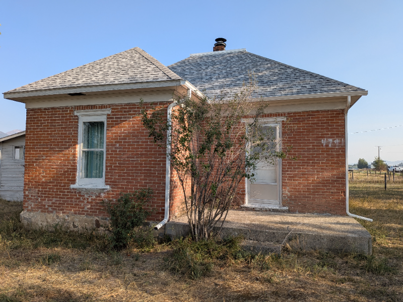 4791 Eastside Hwy - Photo 2 of 11