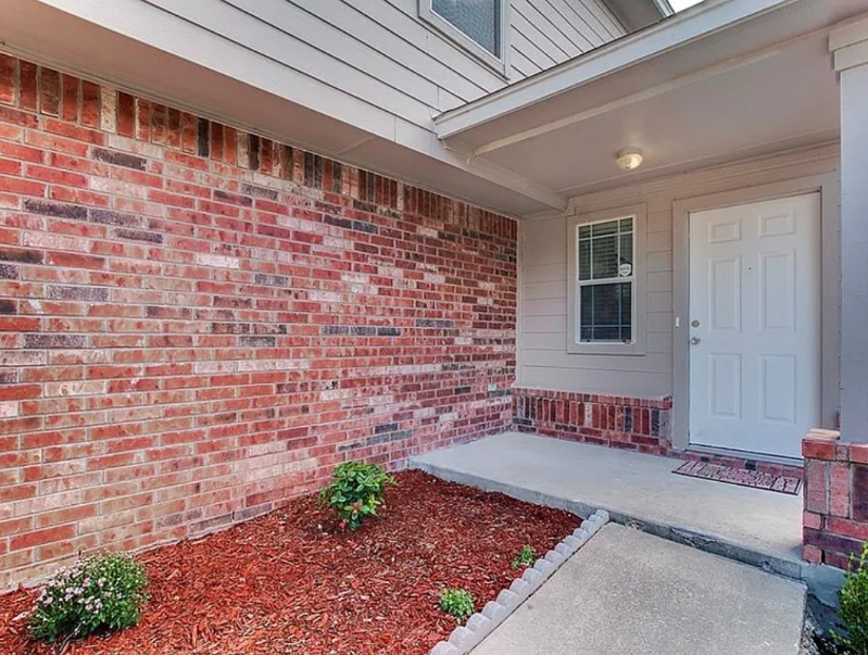12821 Thomas Jefferson St - Photo 2 of 20