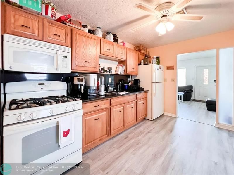 5140 Northeast 3rd Avenue - Photo 6 of 13