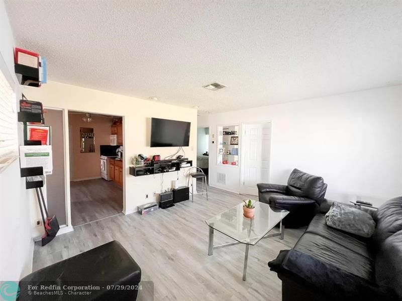 5140 Northeast 3rd Avenue - Photo 7 of 13