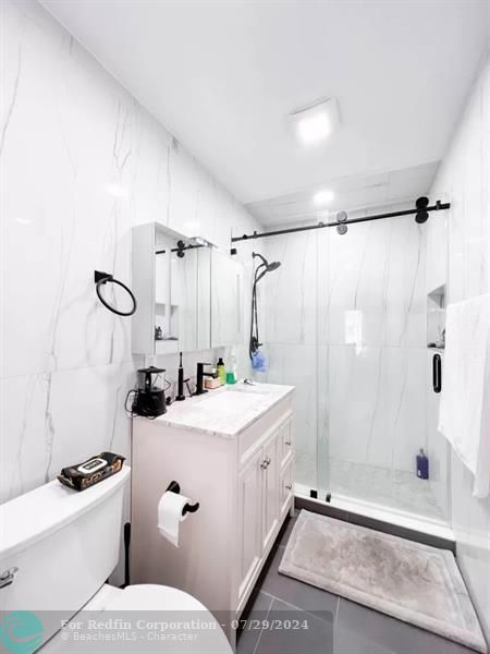 5140 Northeast 3rd Avenue - Photo 5 of 13