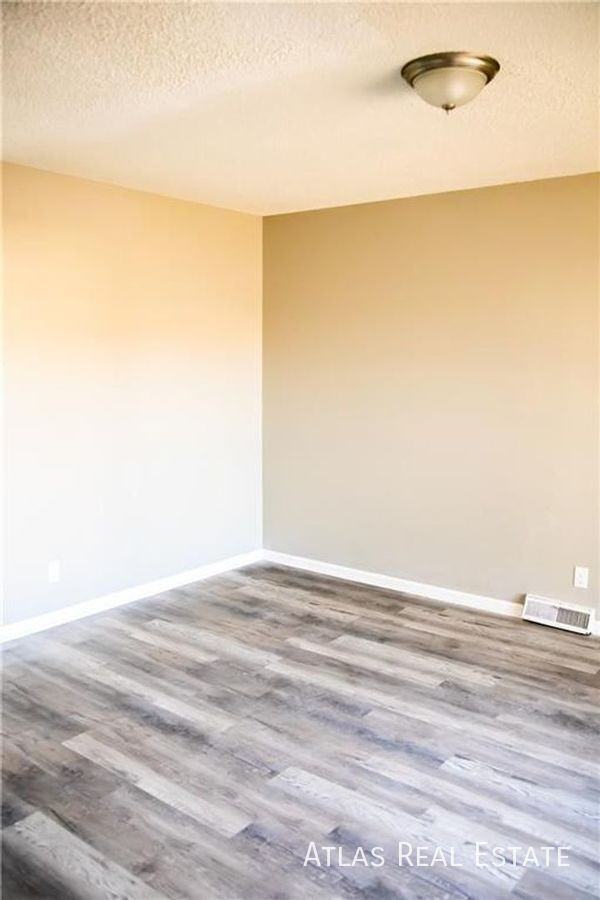 1500 Southwest Sunset Street - Photo 5 of 33