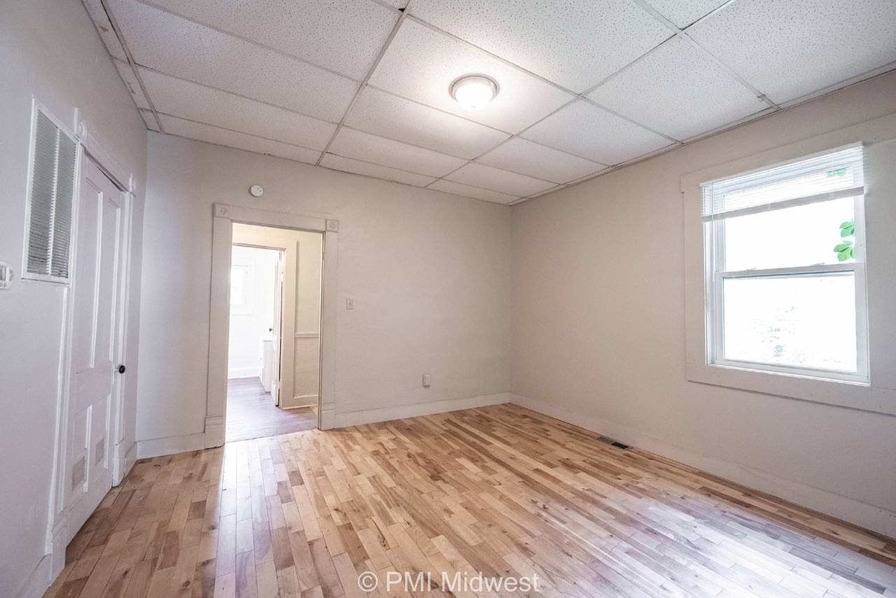 632 South State Street - Photo 4 of 16