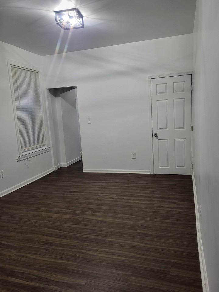 1115 W 6th St #0 - Photo 3 of 11