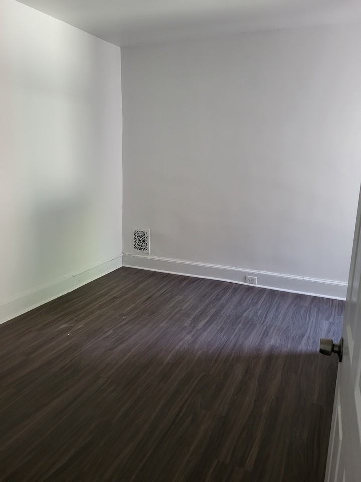 1115 W 6th St #0 - Photo 7 of 11