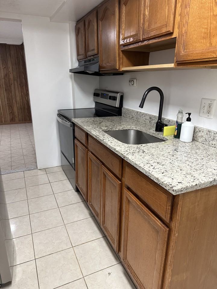 1813 Arcola Ave #3 - Photo 5 of 14