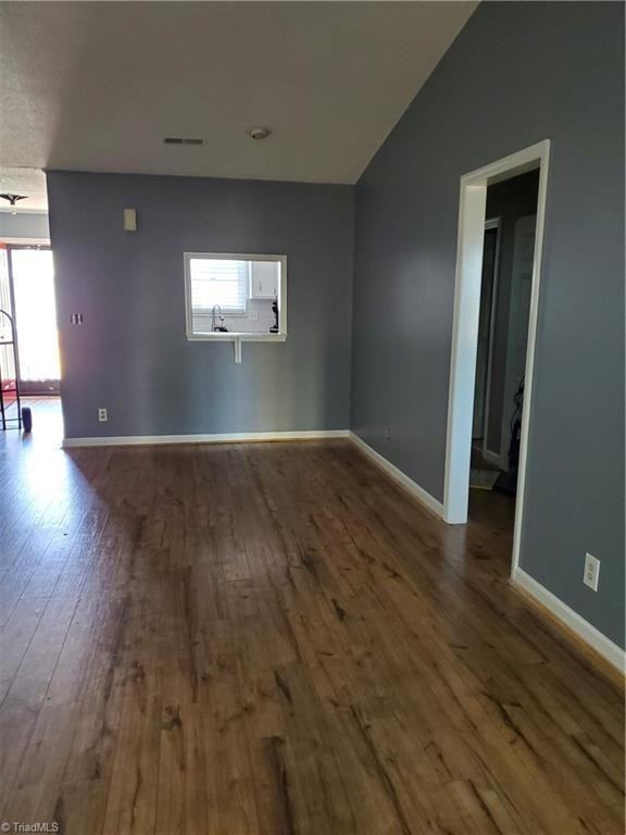 135 Columbine Dr #223 - Photo 5 of 10