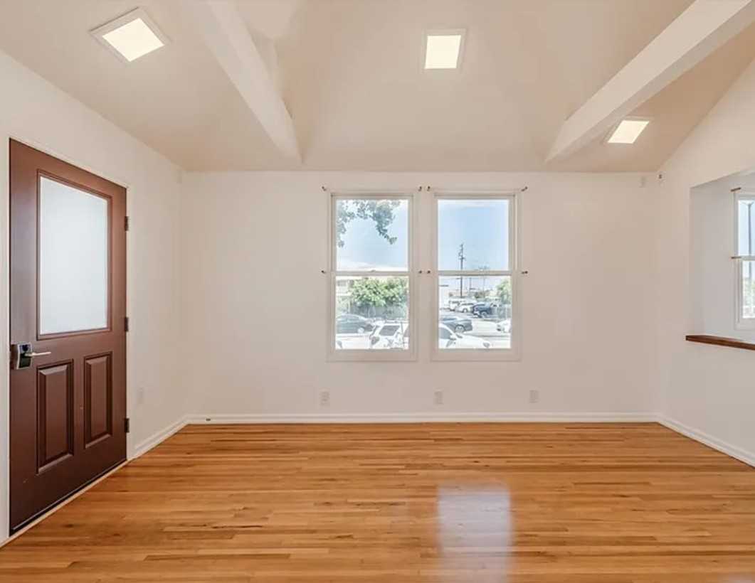 1723 Cabrillo Ave #A - Photo 5 of 17