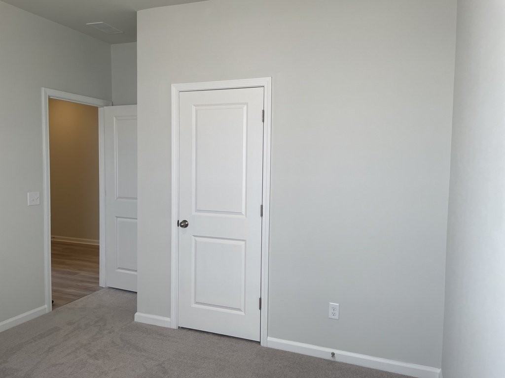 239 W Bradford Pointe Dr - Photo 5 of 18