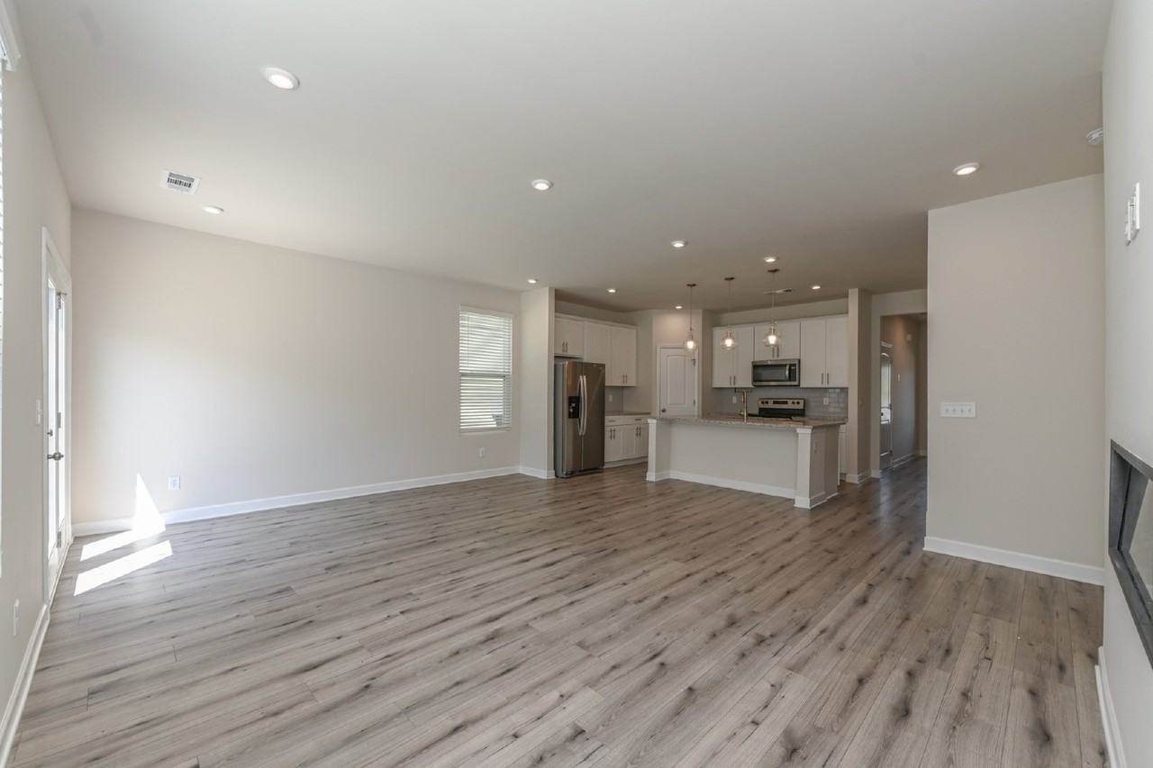 124 Fister Dr - Photo 5 of 36