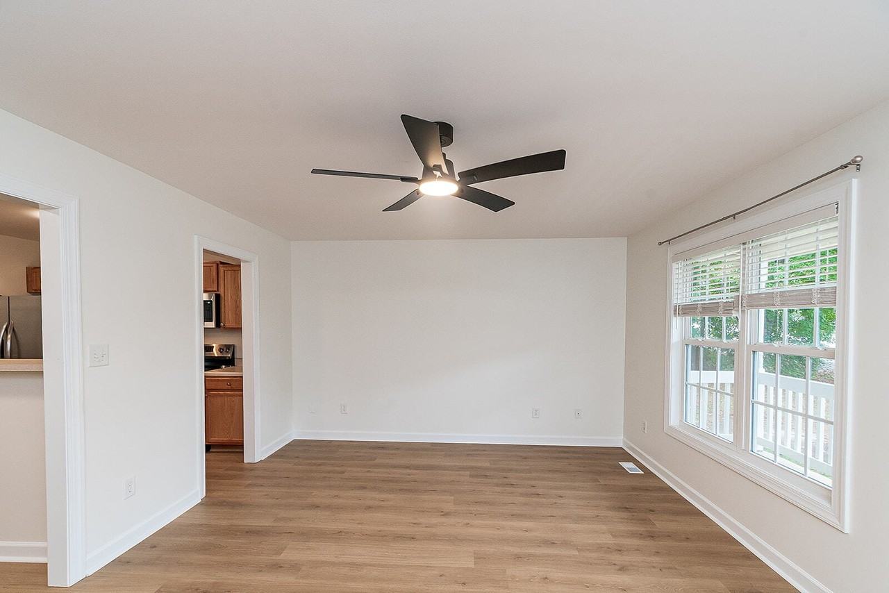 729 Stadium Dr - Photo 4 of 31